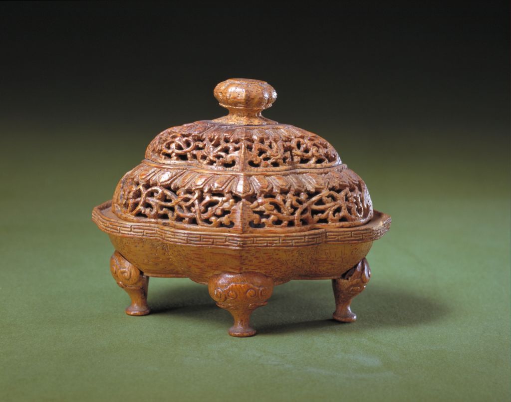 图片[1]-Bamboo carved Begonia type hollow incense box-China Archive